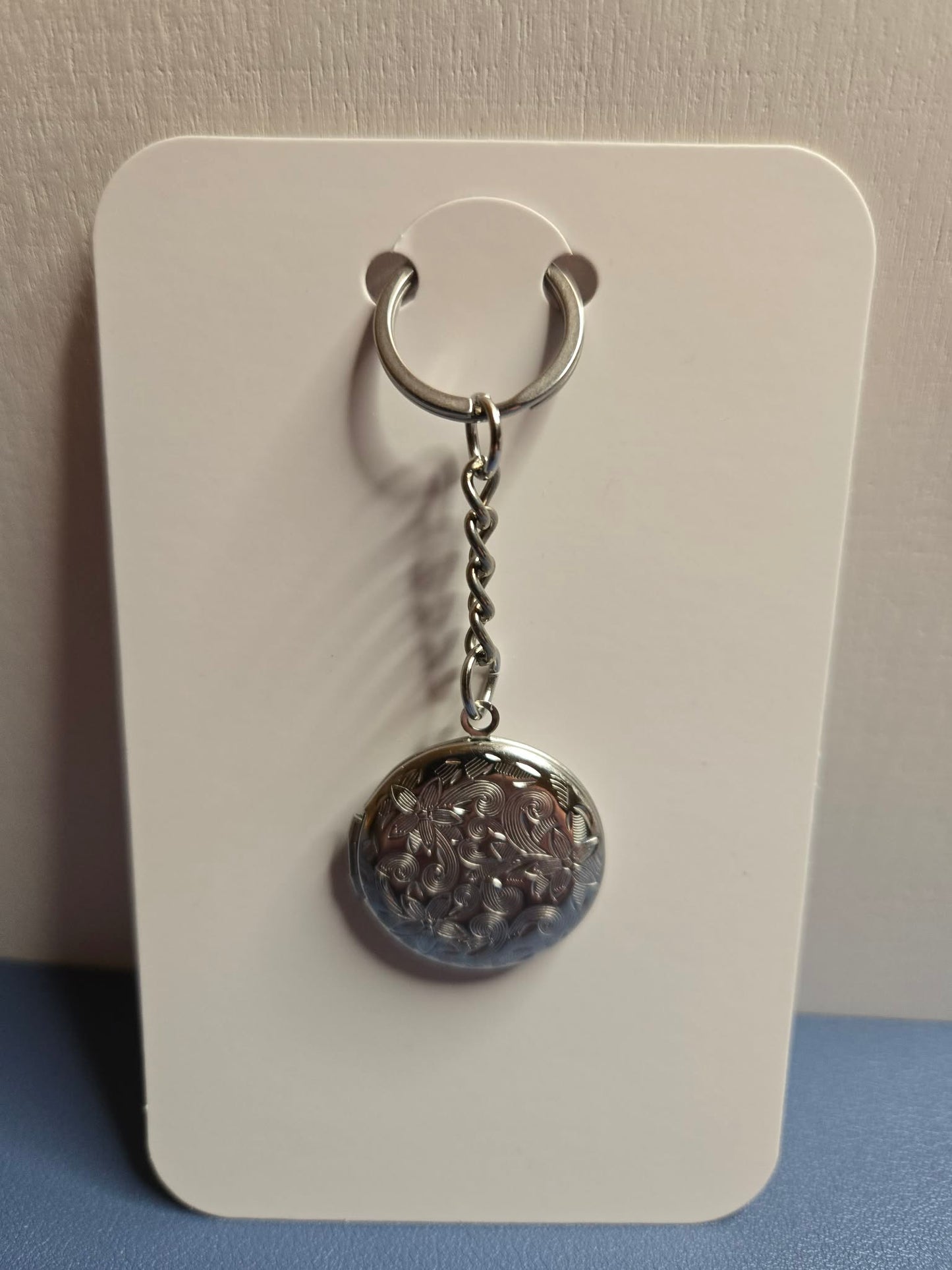 Silver Floral Circle Locket Keychain